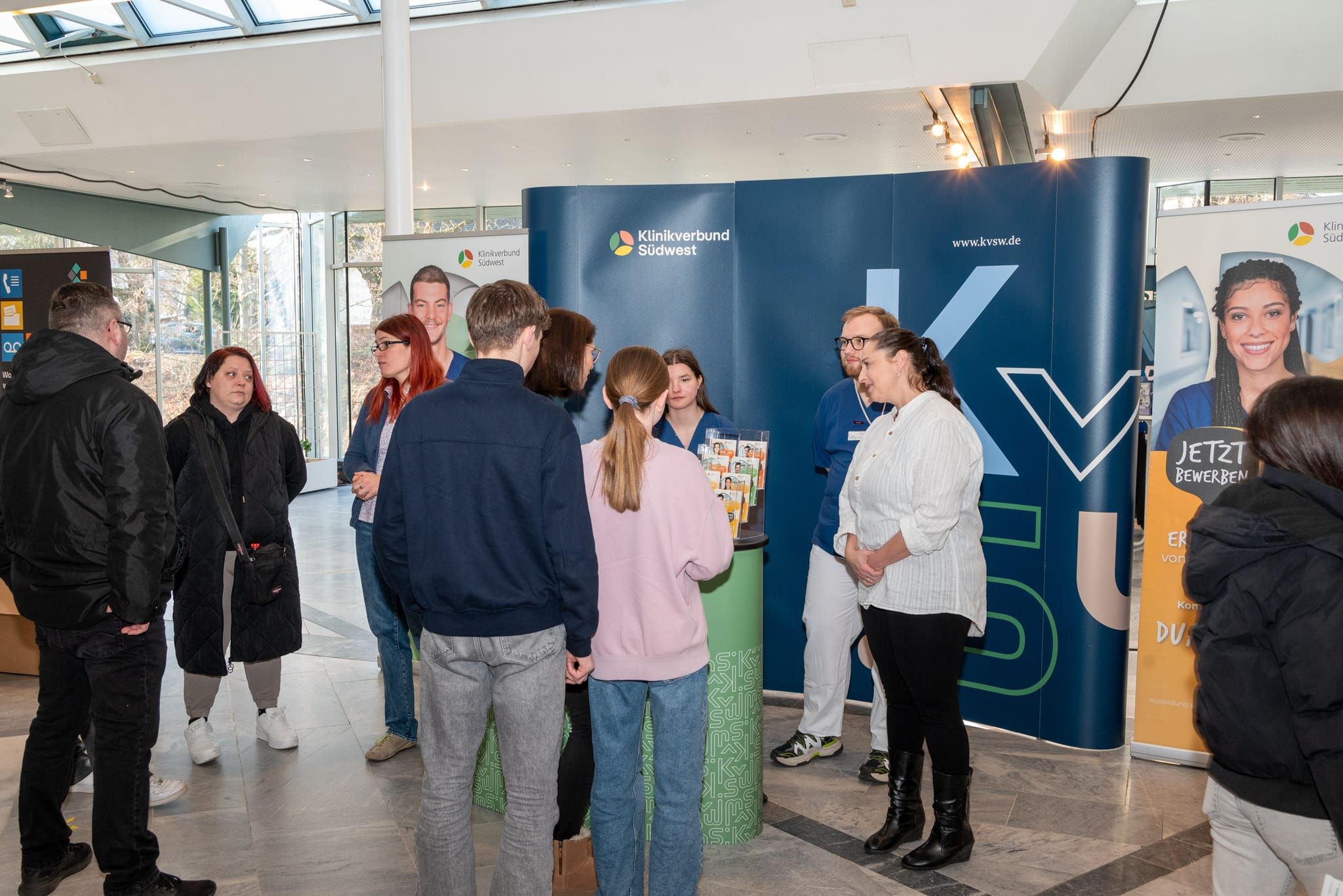 Großer Andrang bei der Azubi-Messe von Röhm-Medien in der Sindelfinger Stadthalle.