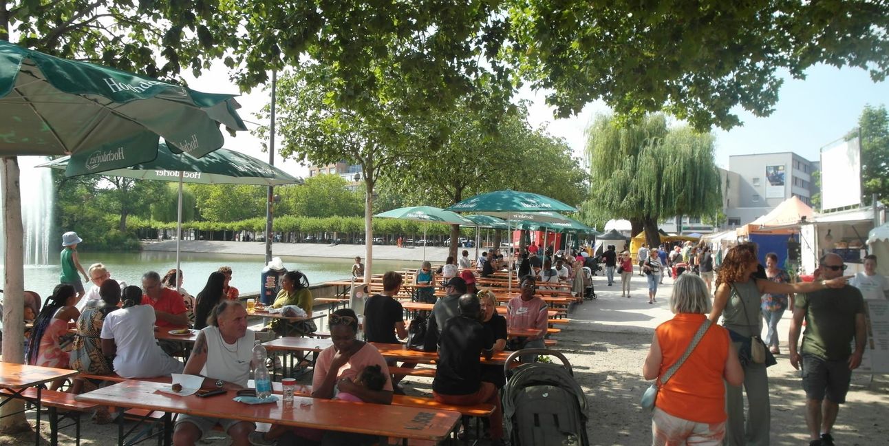 Mehrere Tausend Gäste haben am Wochenende das dreitägige Afrika-Festival Böblingen am Elbenplatz und an der Uferstraße besucht.