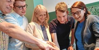 CDU'lerin Maike Stahl (Mitte) freut sich: Sie ist Stimmenkönigin, und ihre Partei bleibt stärkste Kraft im Sindelfinger Gemeinderat. Die Union erhielt 26,86 Prozent der Stimmen.