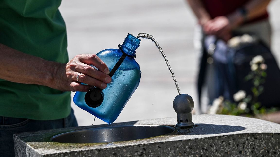 Öffentliche Wasserspender wie hier in Berlin bieten wichtige Erfrischung.