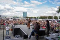 Ein ganzes Jahrzehnt voller Popkultur stand im Mittelpunkt bei der "90er Party" auf dem Flugfeld.