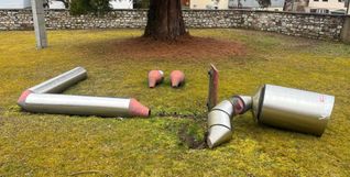 Eine wertvolle Skulptur der Künstlerin Gerlinde Beck wurde demoliert.