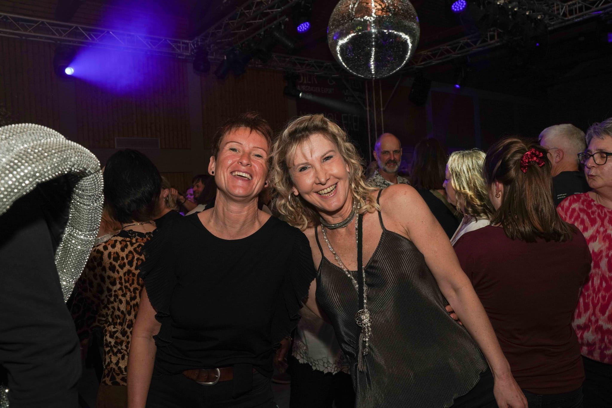 SWR 1 Disco in Dachtel: Volles Haus und eine Mega-Stimmung ab dem ersten Song. Die Party ging bis in die Nacht hinein.