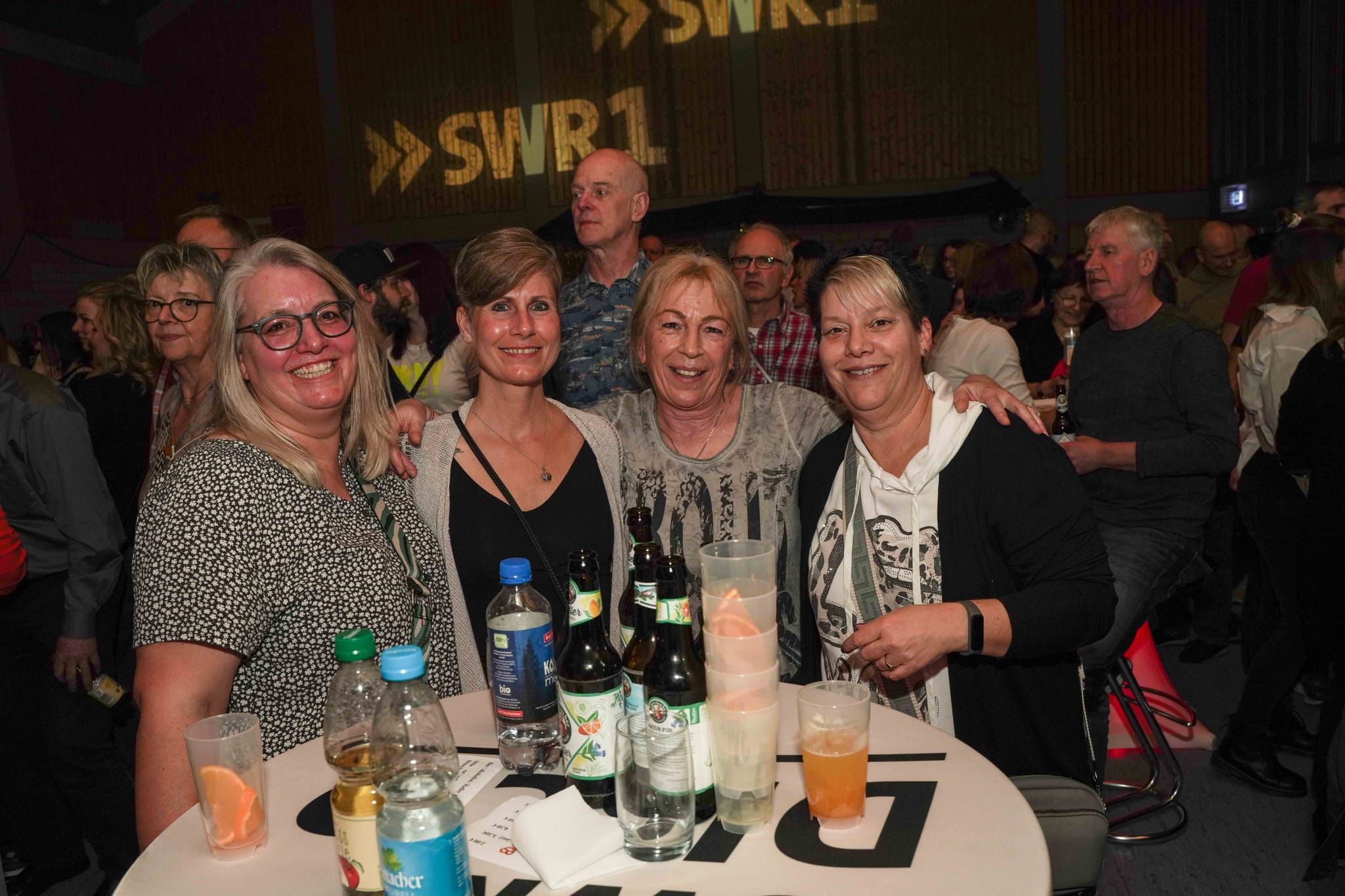 SWR 1 Disco in Dachtel: Volles Haus und eine Mega-Stimmung ab dem ersten Song. Die Party ging bis in die Nacht hinein.