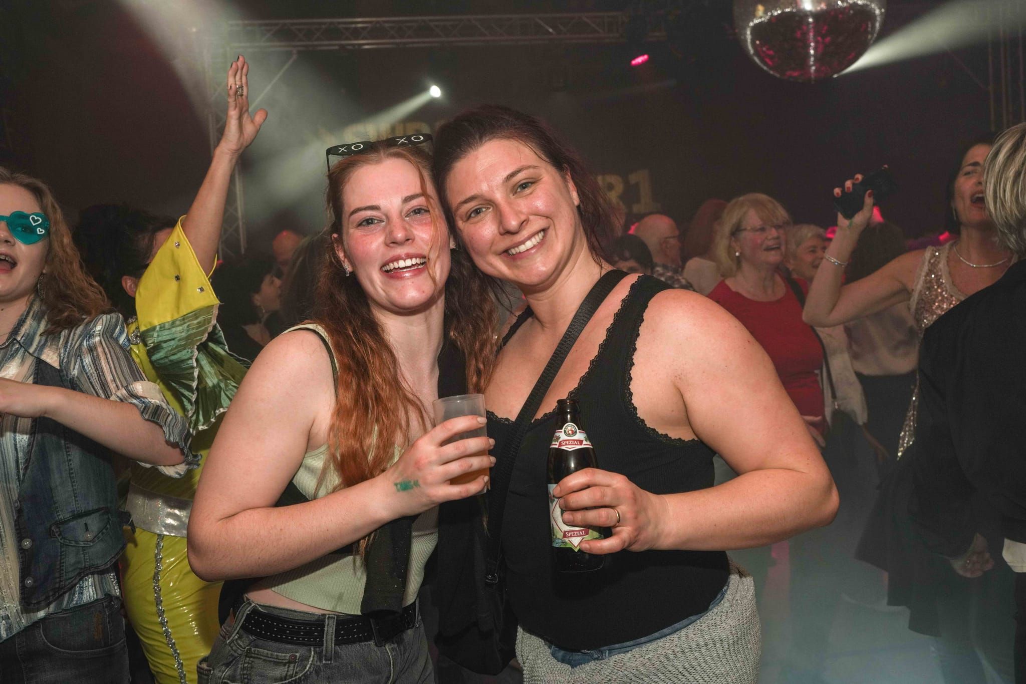 SWR 1 Disco in Dachtel: Volles Haus und eine Mega-Stimmung ab dem ersten Song. Die Party ging bis in die Nacht hinein.