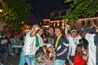 Public Viewing des EM-Eröfnungsspiels auf dem Wettbachplatz in Sindelfingen.