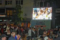 Public Viewing des EM-Eröfnungsspiels auf dem Wettbachplatz in Sindelfingen.