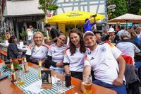 Public Viewing des EM-Eröfnungsspiels auf dem Wettbachplatz in Sindelfingen.