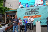 Public Viewing des EM-Eröfnungsspiels auf dem Wettbachplatz in Sindelfingen.