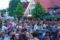 Public Viewing des EM-Eröfnungsspiels auf dem Wettbachplatz in Sindelfingen.