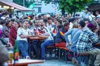 Public Viewing des EM-Eröfnungsspiels auf dem Wettbachplatz in Sindelfingen.