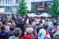 Public Viewing des EM-Eröfnungsspiels auf dem Wettbachplatz in Sindelfingen.