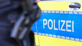 Die Polizei war am Morgen in drei Bundesländern im Einsatz. (Symbolbild)