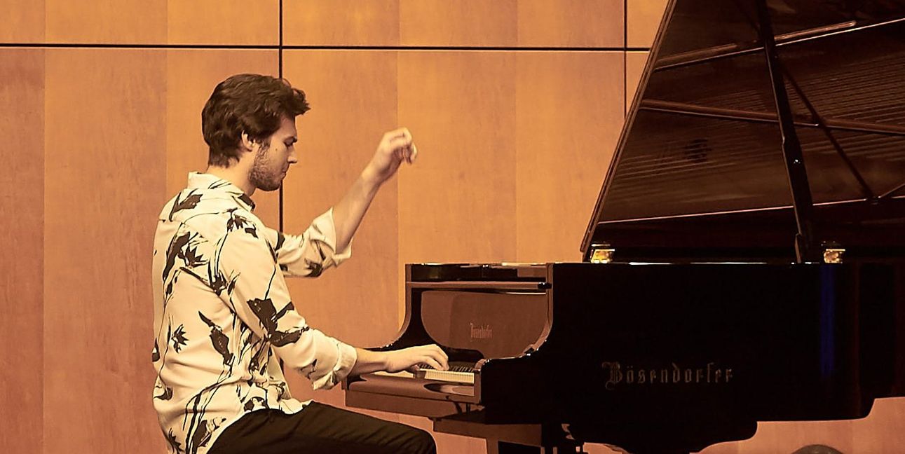 Robert Neumann beim Pianistenfestival in der Böblinger Kongresshalle.