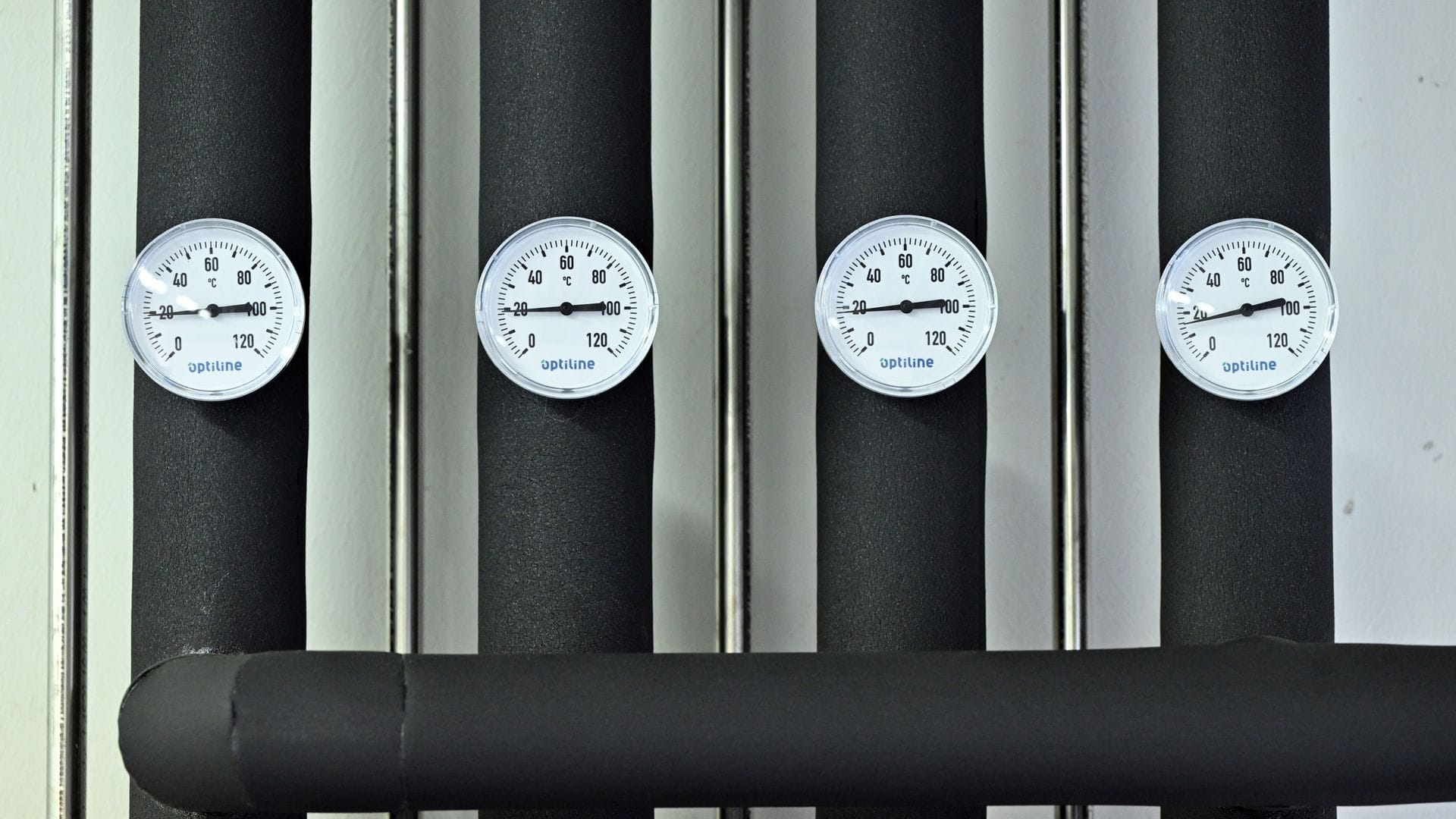 Das Heizen mit einer Wärmepumpe ist der Beratung zufolge schon heute günstiger als das Heizen mit fossilen Energieträgern wie Öl oder Gas.