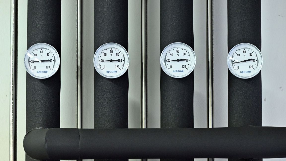 Das Heizen mit einer Wärmepumpe ist der Beratung zufolge schon heute günstiger als das Heizen mit fossilen Energieträgern wie Öl oder Gas.