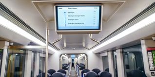 Nach jahrelangem Warten kommen die neuen Züge endlich auf die Schienen. Bild: Dettenmeyer