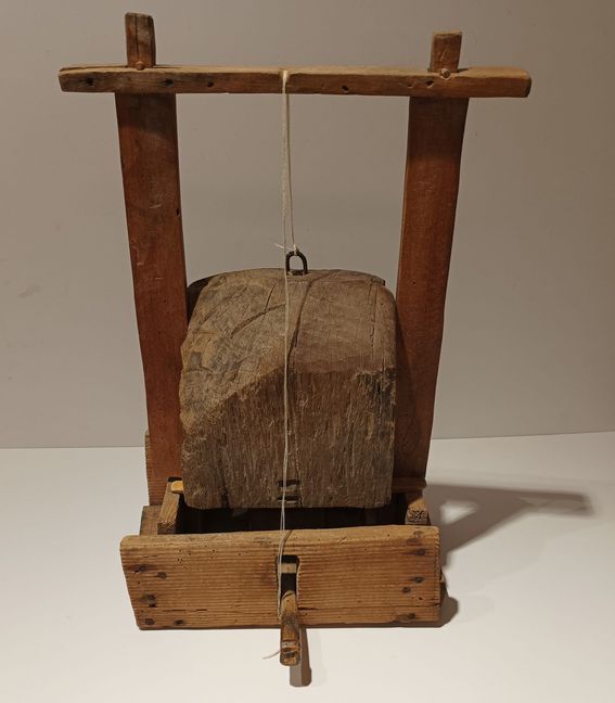 Eine sehr, sehr Mausefalle im Sindelfinger Stadtmuseum.