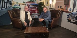 Klaus Lux (rechts) gab nach mehr als 40 Jahren seine Zahnarztpraxis in Schönaich auf. Im Stadtgespräch Böblingen mit Hans-Jörg Zürn (Sindelfinger Zeitung/Böblinger Zeitung) geht er auf die Gründe ein.