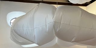 „Wolkenatem“ ist der Titel der „kinetischen Installation“ in der Wendeleinskapelle.