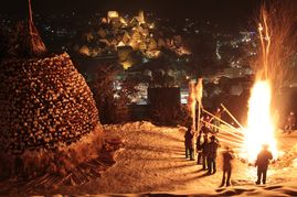 Die Altensteiger Weihnachtsfackeln erhellen das ganze Nagoldtal.