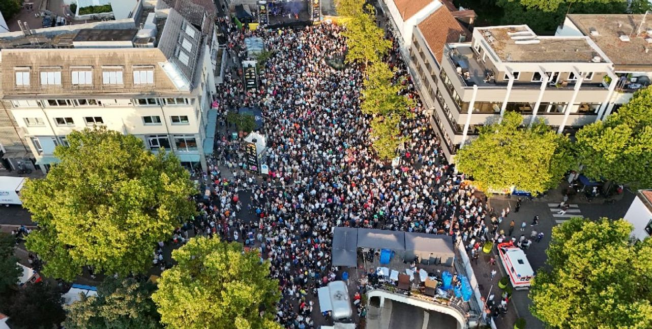 Sindelfingen rockt kommt an, die Stadt wird immer voller.