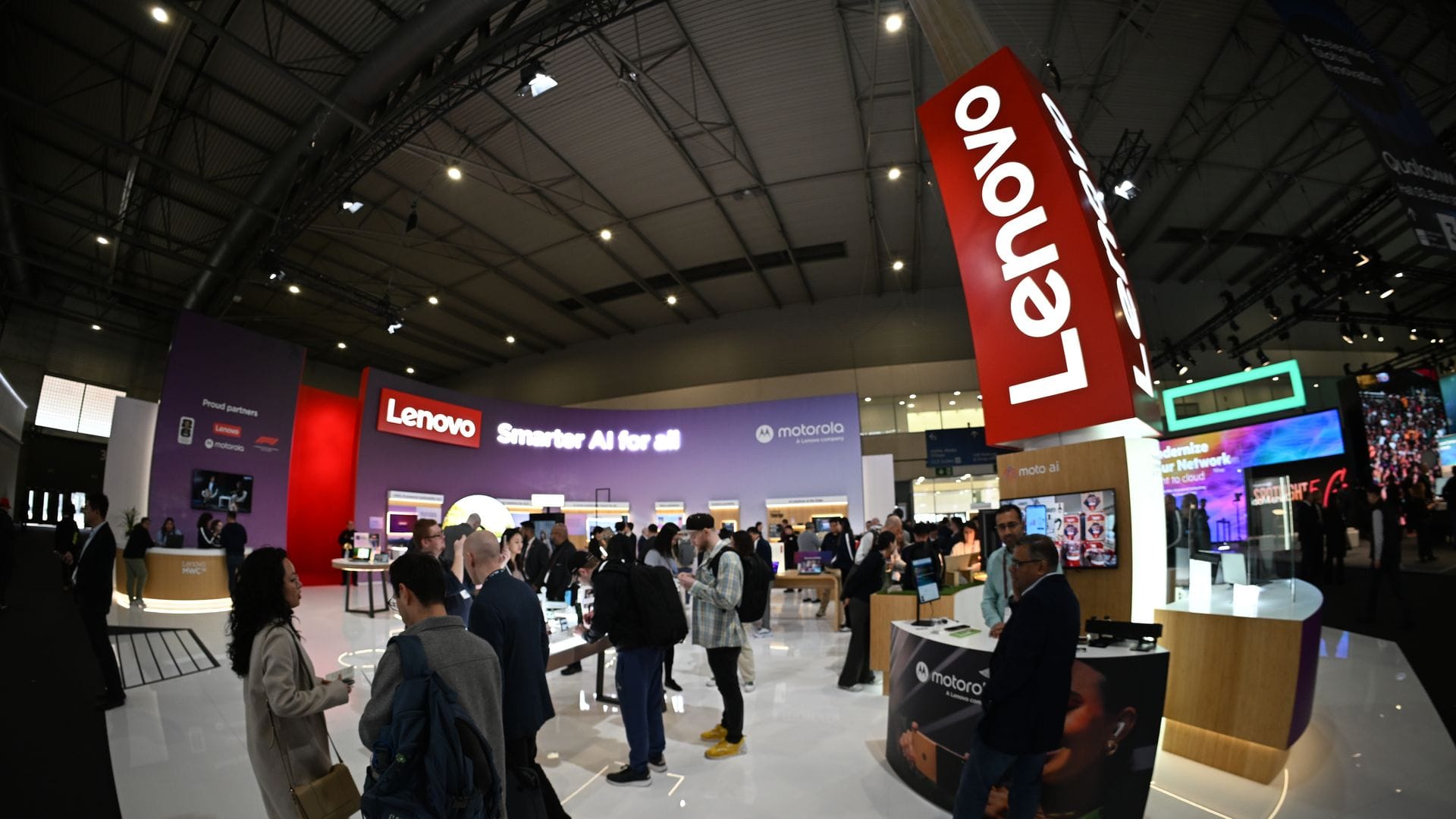 Lenovo-Messestand beim MWC 2025.