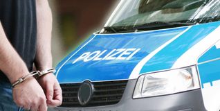 Der Verdächtige ist festgenommen, die Polizei ermittelt weiter.