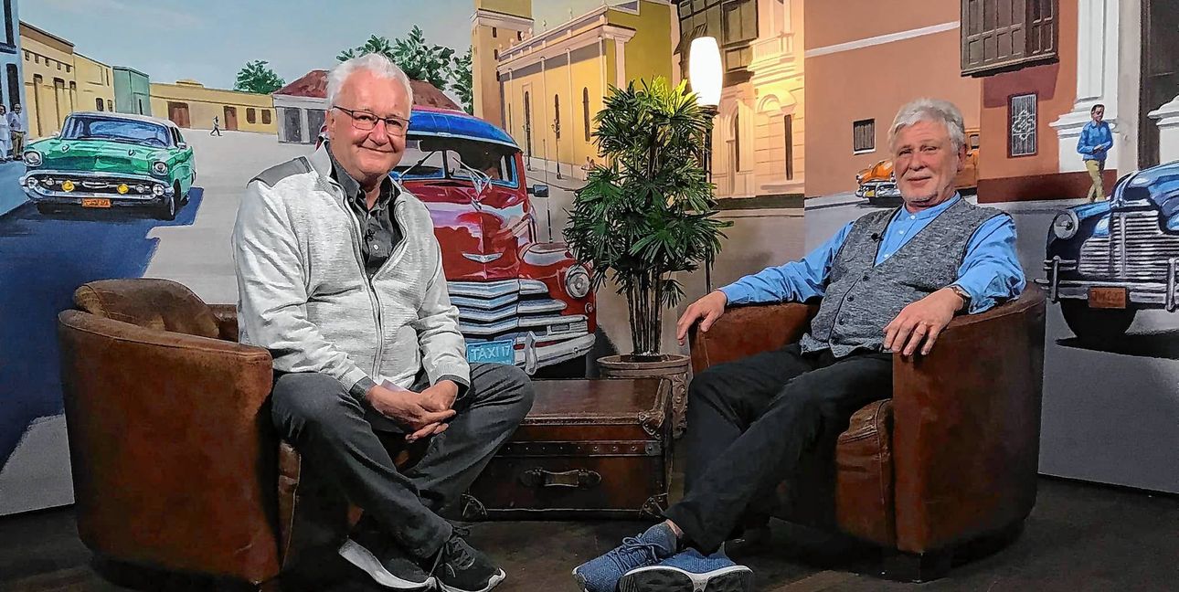 Norbert Frank (rechts), Leiter der Landesakademie für Jugendbildung in Weil der Stadt, im Stadtgespräch Böblingen mit Hans-Jörg Zürn (Sindelfinger Zeitung/Böblinger Zeitung).