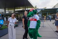 Gute Laune bei der After-Work-Party im Sindelfinger Mercedes-Benz-Kundencenter.