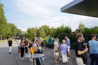 Gute Laune bei der After-Work-Party im Sindelfinger Mercedes-Benz-Kundencenter.