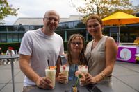 Gute Laune bei der After-Work-Party im Sindelfinger Mercedes-Benz-Kundencenter.