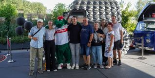 Gute Laune bei der After-Work-Party im Sindelfinger Mercedes-Benz-Kundencenter.