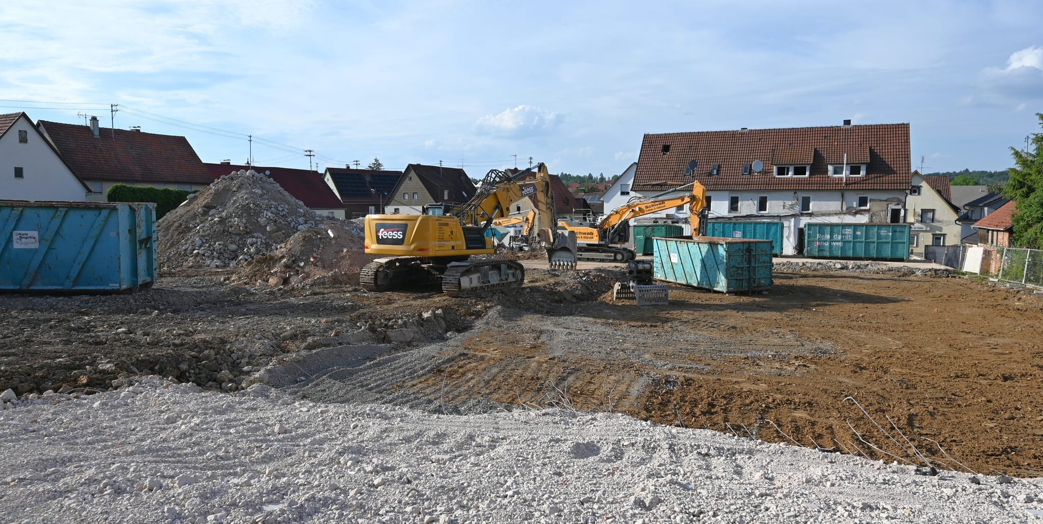Das Beisser-Areal von der Leimentalstraße aus gesehen. Die Produktions- und Lagerhallen haben die Bagger bereits abgeräumt.