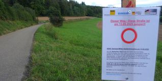 Das Landratsamt Böblingen hat für den Samstag die Sperrung dieses Feldwegs genehmigt und damit die Aidlinger Radwegverbindung zum Gärtringer Freibad gekappt.