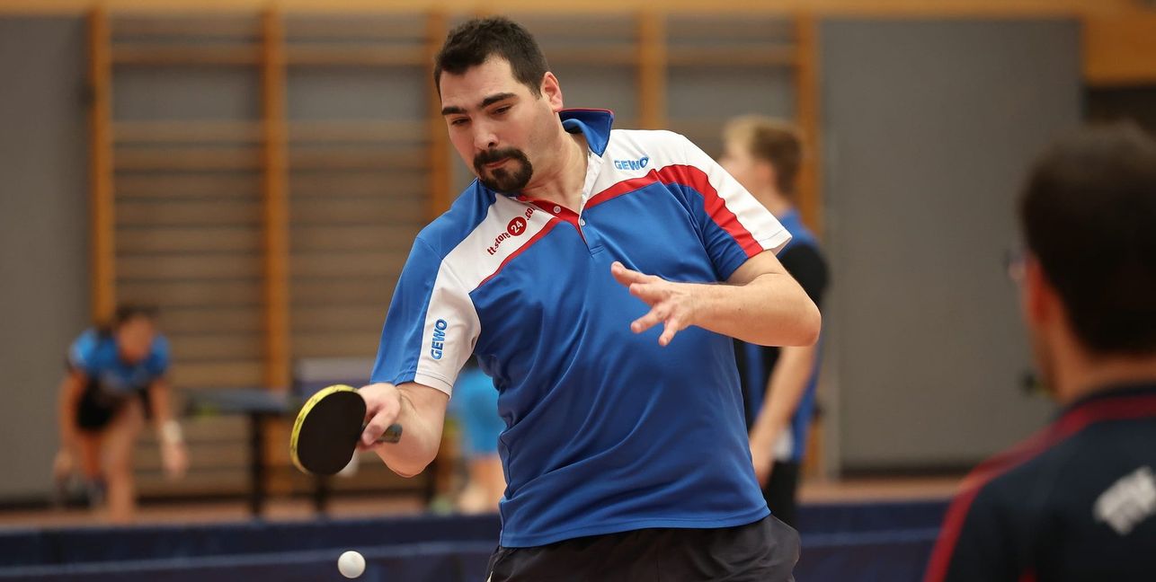 Der Weil der Städter Andreas Dannwolf zeigte Nervestärke im Halbfinale und sicherte sich am Ende den Turniersieg bei den Herren A in Renningen. Bild: Holzapfel