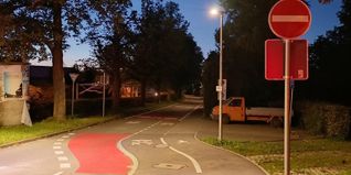 Der Radweg in der Lindenstraße hinter dem Floschenstadion.
