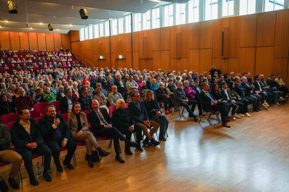 Rund 600 Besucher kamen in die Stadthalle.