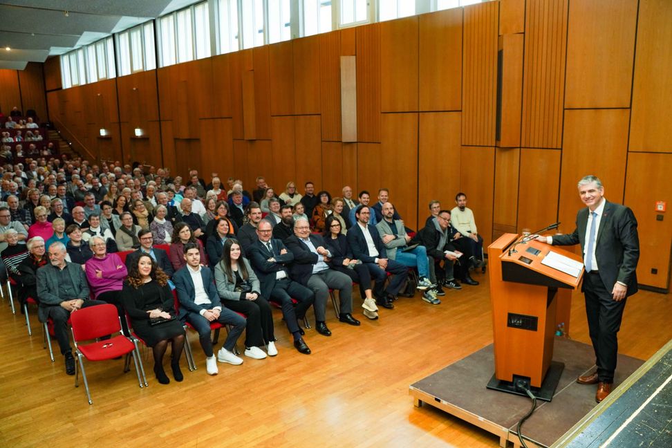 Rund 600 Besucher kamen in der Holzgerlinger Stadthalle zusammen.