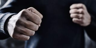 Der 57-Jährige wurde schließlich in ein Krankenhaus eingeliefert.