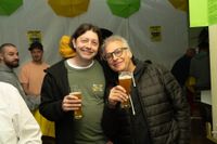 Nette Leute und gute Stimmung: So war der erste Abend bei den Maichinger Schirmtagen.