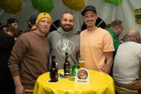 Nette Leute und gute Stimmung: So war der erste Abend bei den Maichinger Schirmtagen.