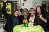 Nette Leute und gute Stimmung: So war der erste Abend bei den Maichinger Schirmtagen.