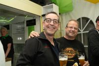 Nette Leute und gute Stimmung: So war der erste Abend bei den Maichinger Schirmtagen.