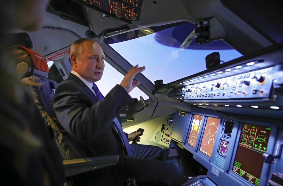 Putin, der erfolgreiche Heerführer – so lässt sich der russische Präsident von seinem Propaganda-Apparat inszenieren. Fakt ist: Es läuft nicht so mit seinem Krieg gegen die Ukraine, wie er sich das vorgestellt hat.