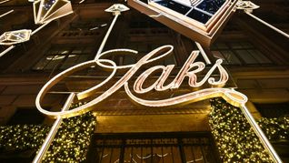 Saks Global entstand 2024 aus der Fusion der US-Luxuskaufhausketten Saks Fifth Avenue und Neiman Marcus. (Archivbild)