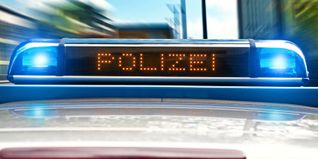 Vermutlich war das Auto zu schnell unterwegs.