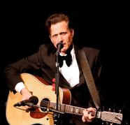 Robert Tyson von den Cashbags verkörpert den legendären „Man in Black“.