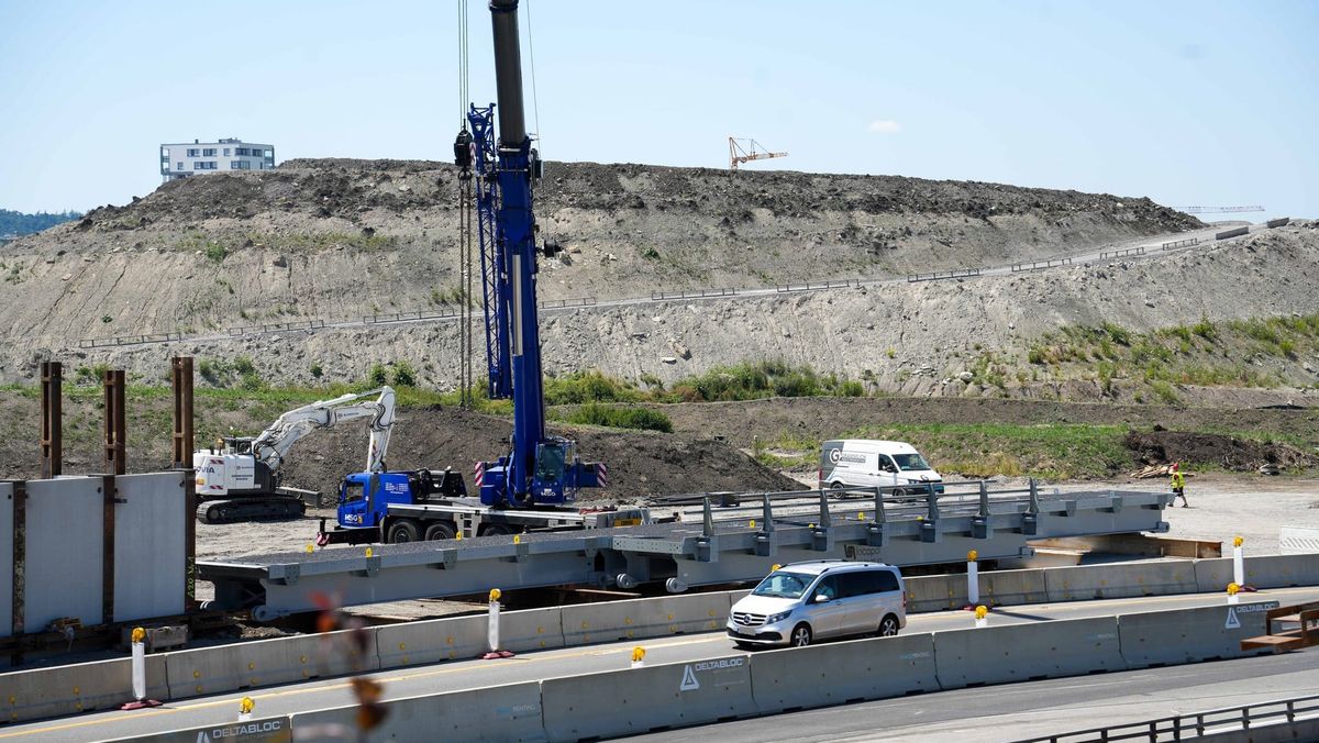 A81 completely closed on weekends