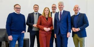 Auf unserem Foto (von links): Dr. Thorsten Breitfeld, Dr. Matthias Miller, Regina Dvořák-Vučetić, Thomas Lechler, Steffen Bilger und Marc Biadacz.
